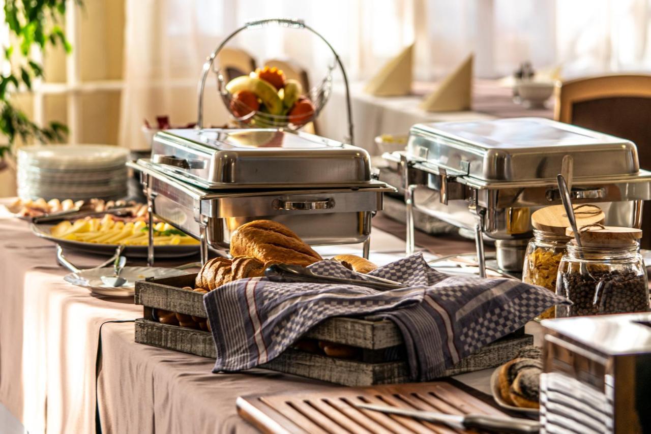 Hotel Dzsungel Nyíregyháza Dış mekan fotoğraf