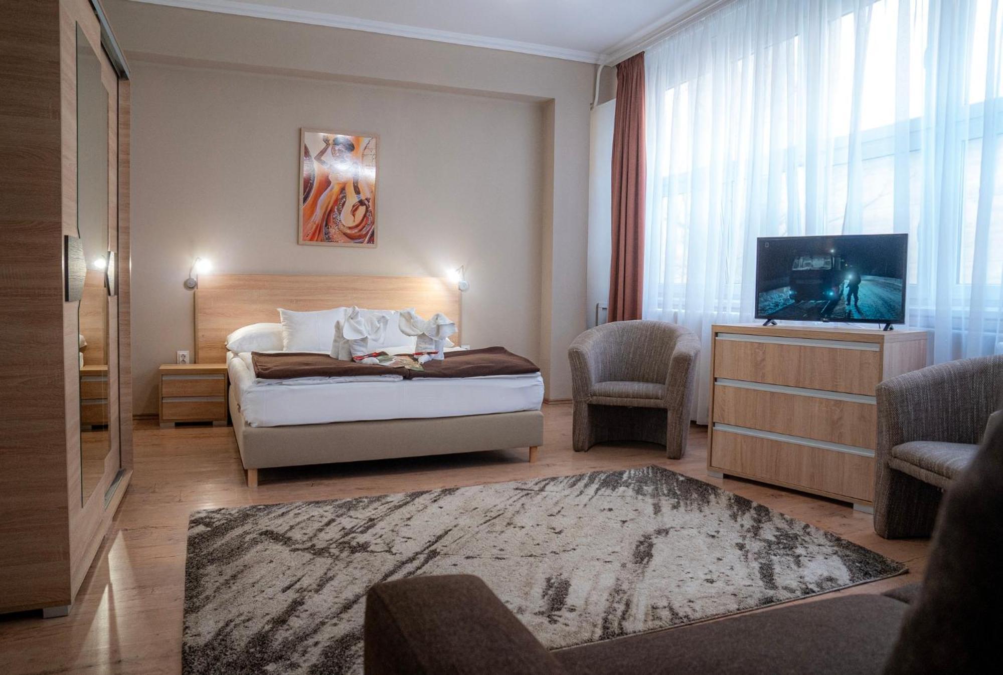 Hotel Dzsungel Nyíregyháza Dış mekan fotoğraf