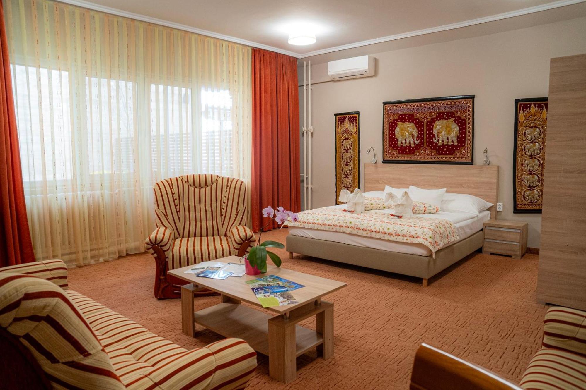 Hotel Dzsungel Nyíregyháza Dış mekan fotoğraf